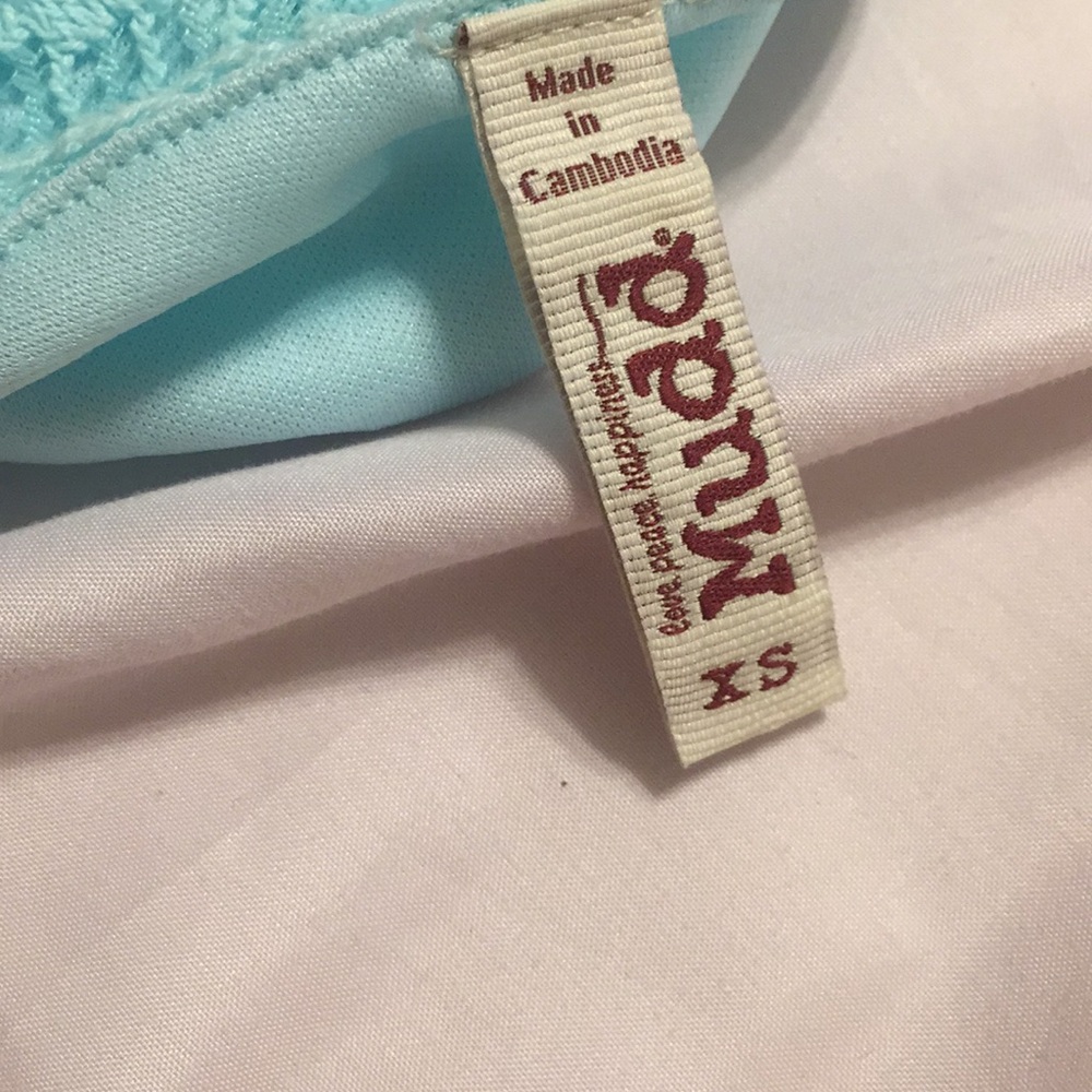 open back shirt - Picture 3 of 3